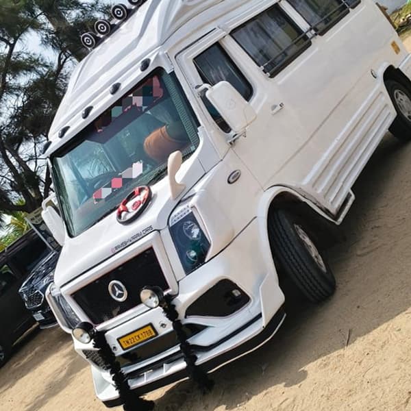 Tempo Traveller image 2